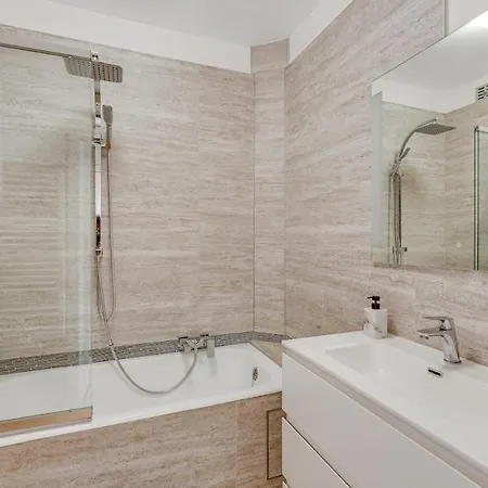 2 Bedroom Midi Appartement *