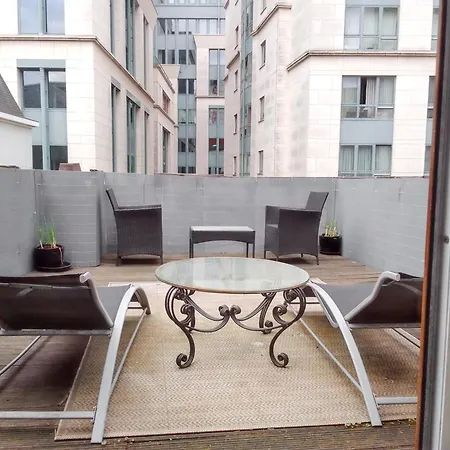 Spacious With View In 100 M² + Terrace 公寓 *