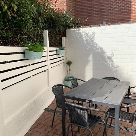 Belle étage à Stockel With Charming Patio Apartamento