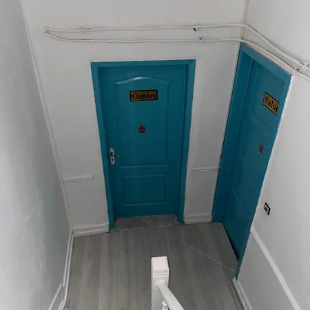 Confort Gare De L'ouest * בריסל