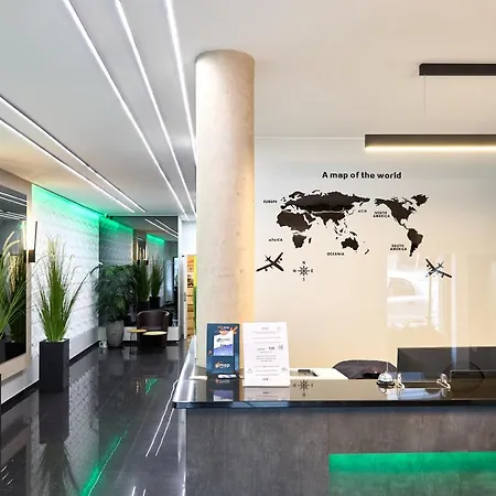 Center Hotel 2*