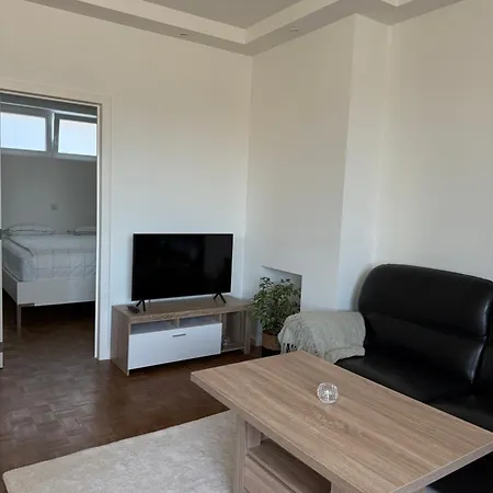 Arm Apartment