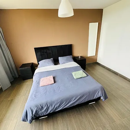 Meuble 92m2 + 2 Terrasses Apartment Brüssel