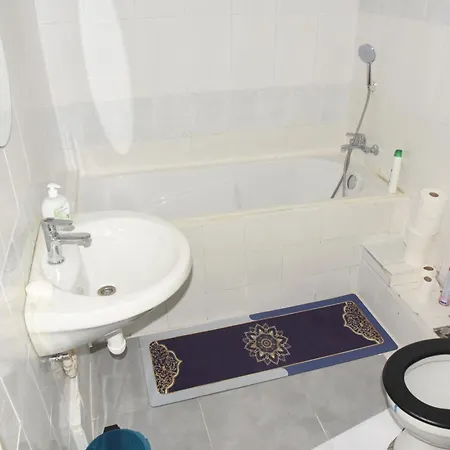 Confort Gare De L'ouest * בריסל