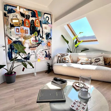 Modern Loft Near Eu Institutions Апартаменты