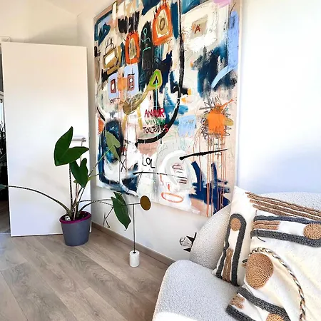 Modern Loft Near Eu Institutions Апартаменты