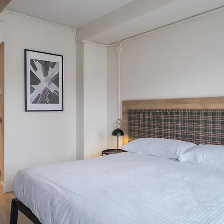 Catalonia Grand Place Hotell