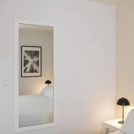 Hotel Catalonia Grand Place 4*