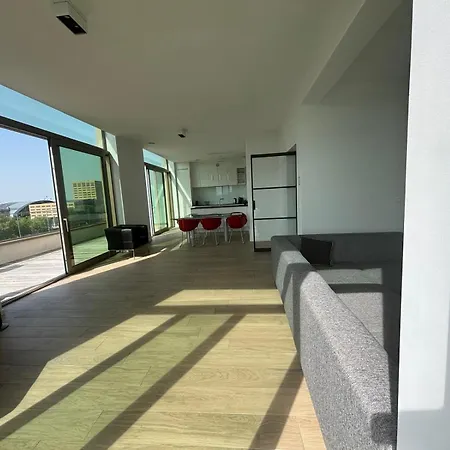 Apartman Splendid Penthouse In Center With Water View