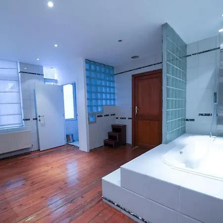 Nid Cosy Pres De La Grand-place * Брюссель