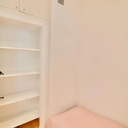 Apartman Very & Large Studio-plasky
