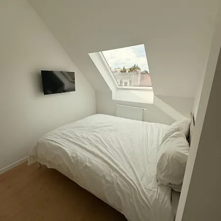 Bright And Minimalist Private Bedroom Montgomery Area Konukevi *
