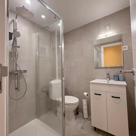 Apartment Fully Renovated Near Centre & Midi