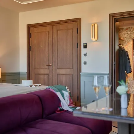 Ξενοδοχείο Faubourg 21 5*