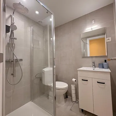 Comfortable 10 Min From Midi Station And 15 Min From Center Брюссель