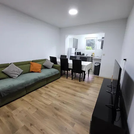 Konukevi Charles House Brüksel