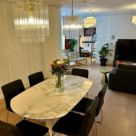 Grand Place - Prime Location 2 Bedroom Daire Brüksel