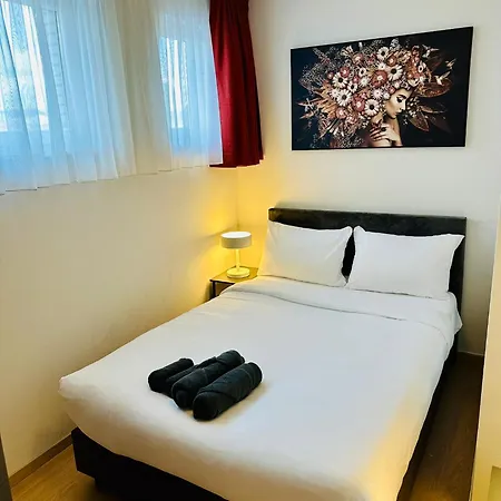 Grand Place - Prime Location 2 Bedroom