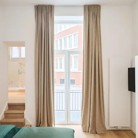 Louise Center * Bruxelles