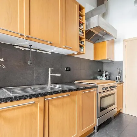 Feriehus Beautiful Loft With Terrace - Midi Station - Flix *