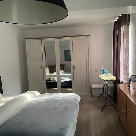 Duplex Centre Bruxelle بروكسل