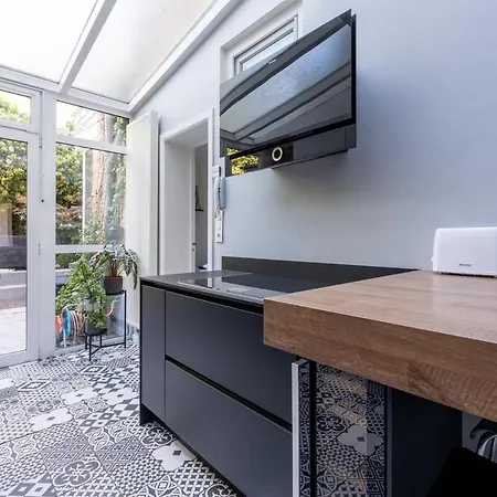 Apartman Uccle - Elegance & Modernity In A Quiet Setting