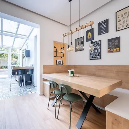 Uccle - Elegance & Modernity In A Quiet Setting Apartman