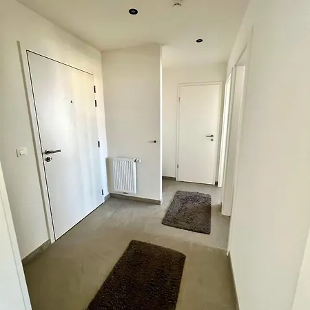 Family Friendly Close To The Atomium Apartment