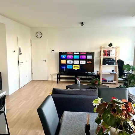 Family Friendly Close To The Atomium Apartment *