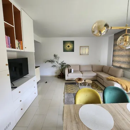 Gezellig Met Balkon Bruksela