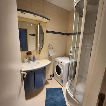 Gezellig Met Balkon Apartament *