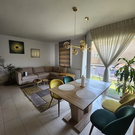 Gezellig Met Balkon Brüssel