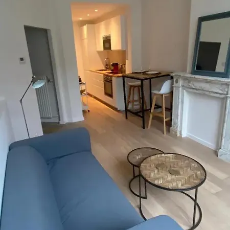 Beautiful And Warm Flat In Heart Of Apartment