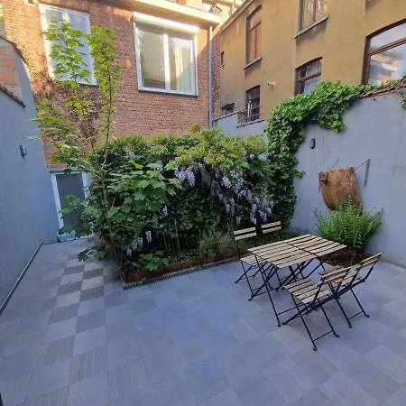 Lägenhet Tiny House Avec Terrasse Privee, 10 Mins Du Centre Bryssel