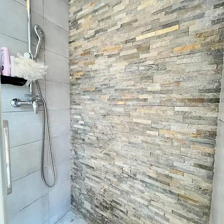 Tiny House Avec Terrasse Privee, 10 Mins Du Centre Lägenhet *