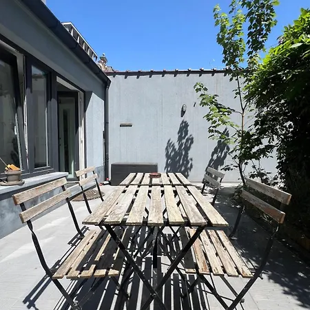 Lägenhet Tiny House Avec Terrasse Privee, 10 Mins Du Centre *