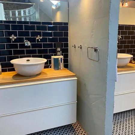 Urban Loft In West Apartmán *