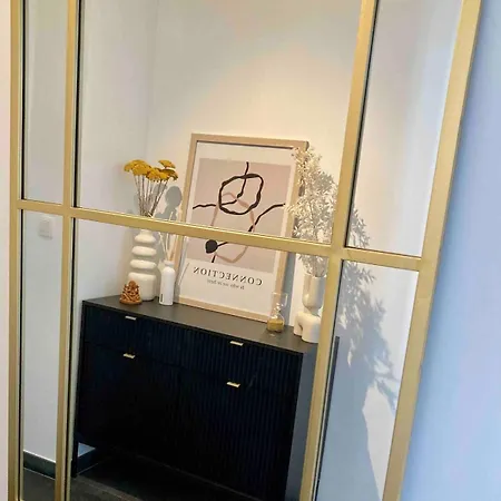 Stylish Flat,90m2, In A Great Location *