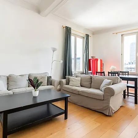 Bright 2br Flat In A Historic Square Near Eu Area