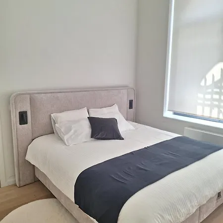 Louise Luxe In * Bryssel