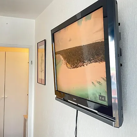 - - - - - Au Sixieme Ciel - - - - -