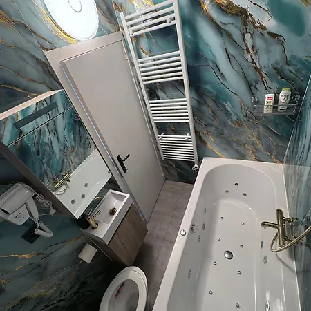 Garden's Jacuzzi 1 Βρυξέλλες