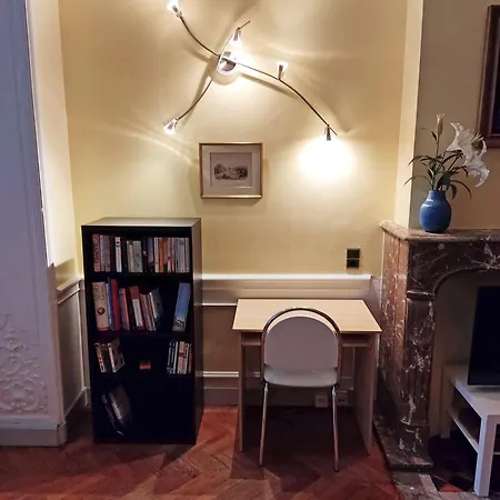 Bright 1br With Terrace Near Montgomery *