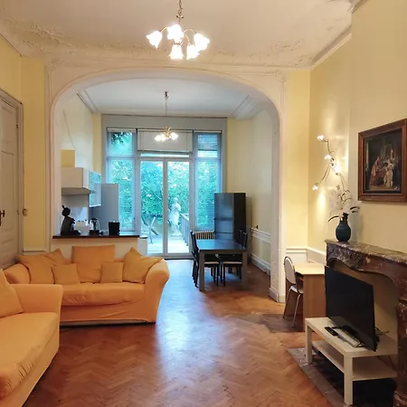 Bright 1br With Terrace Near Montgomery *