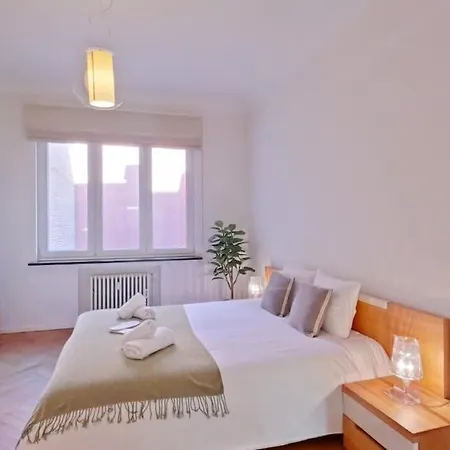 Bright 1br Flat In Saint-gilles *