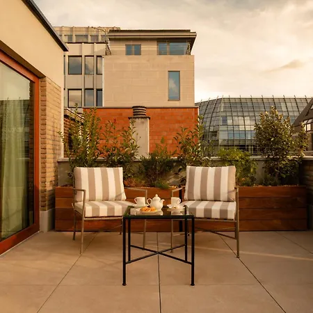 9hotel Chelton ホテル