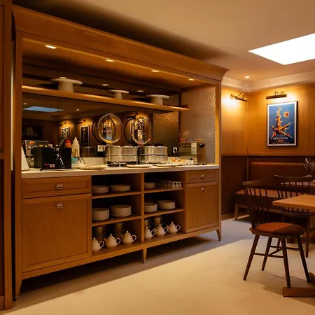 9hotel Chelton Отель