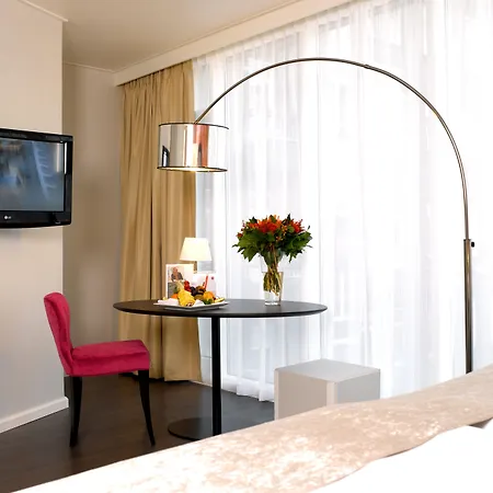 Thon Bristol Stephanie