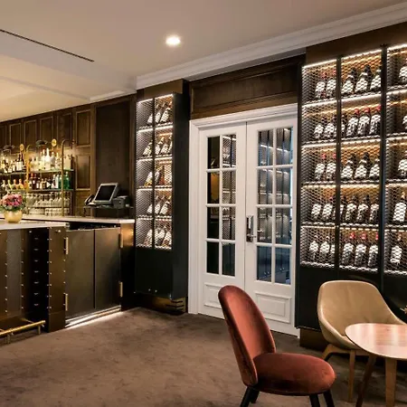 Hilton Grand Place מלון 4*