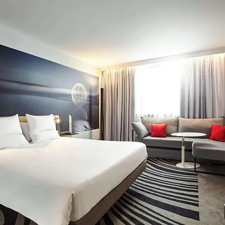 Hotel Novotel Off Grand Place 4*